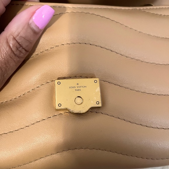 Louis Vuitton Wave Bag Taupe MM - Picture 10 of 11